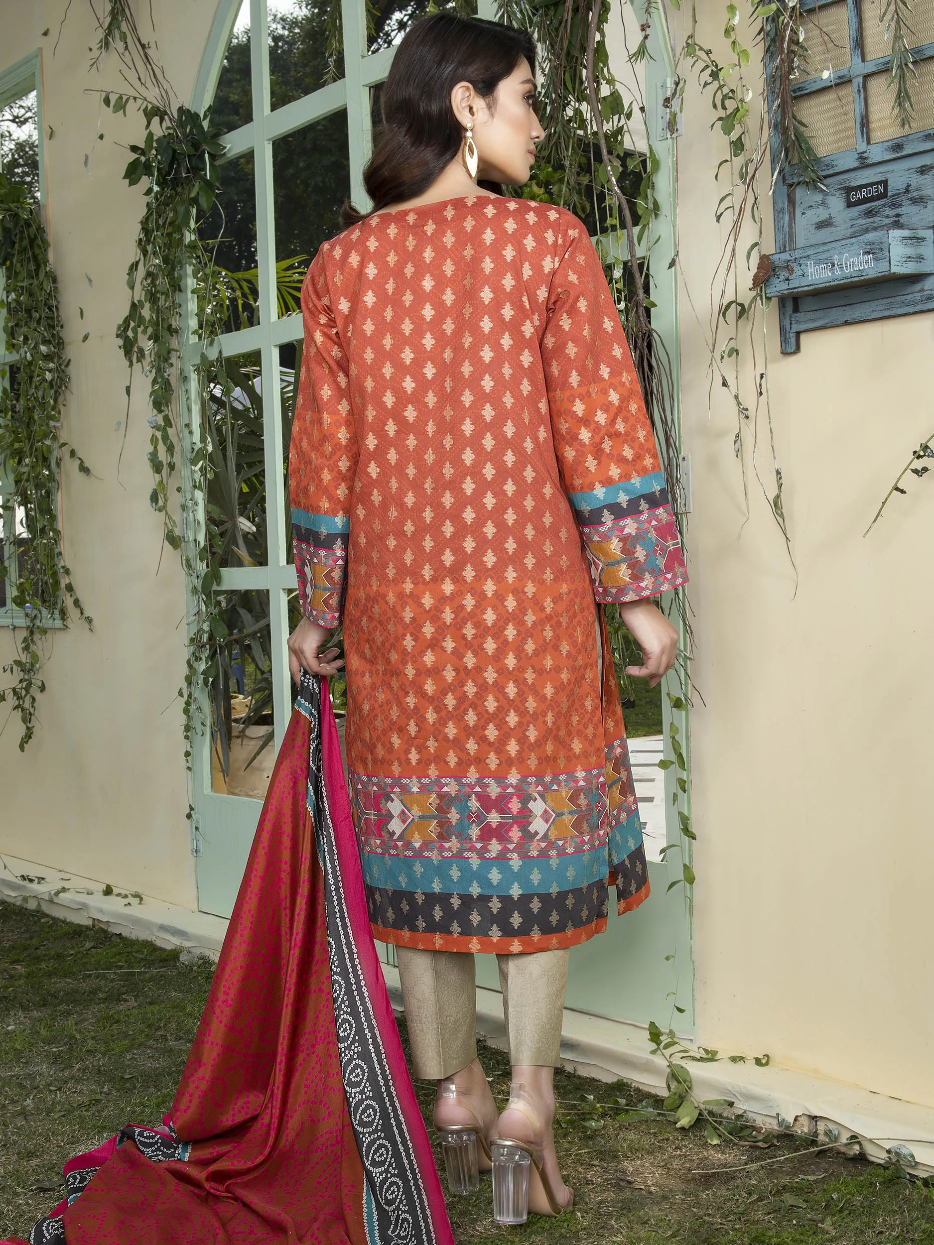2-Piece Embroidered Jacquard Suit