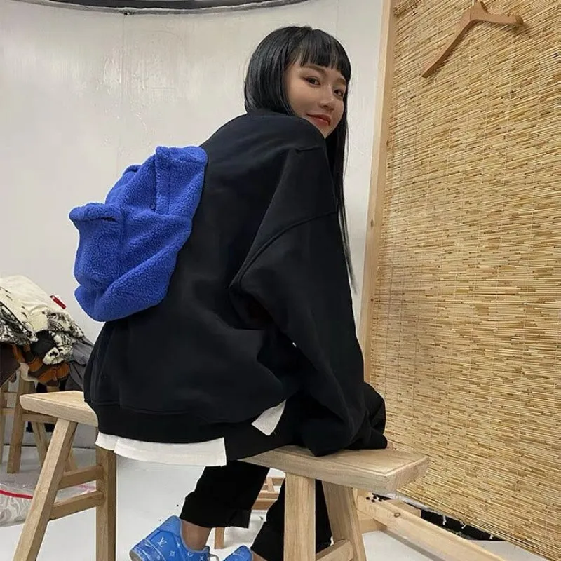 Black 3D Pop-up Bag Sweatshirt LY4170