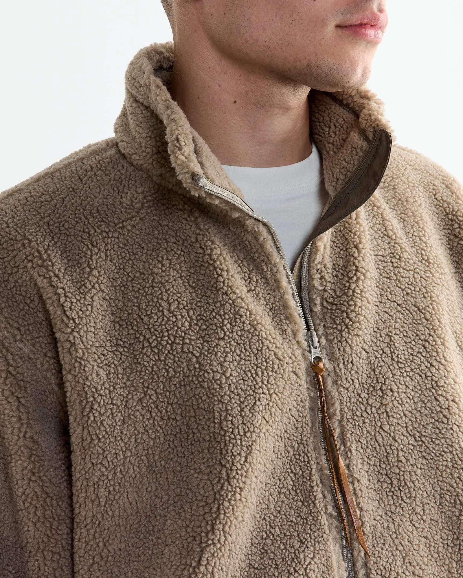 Boa Fleece Jacket in Graige