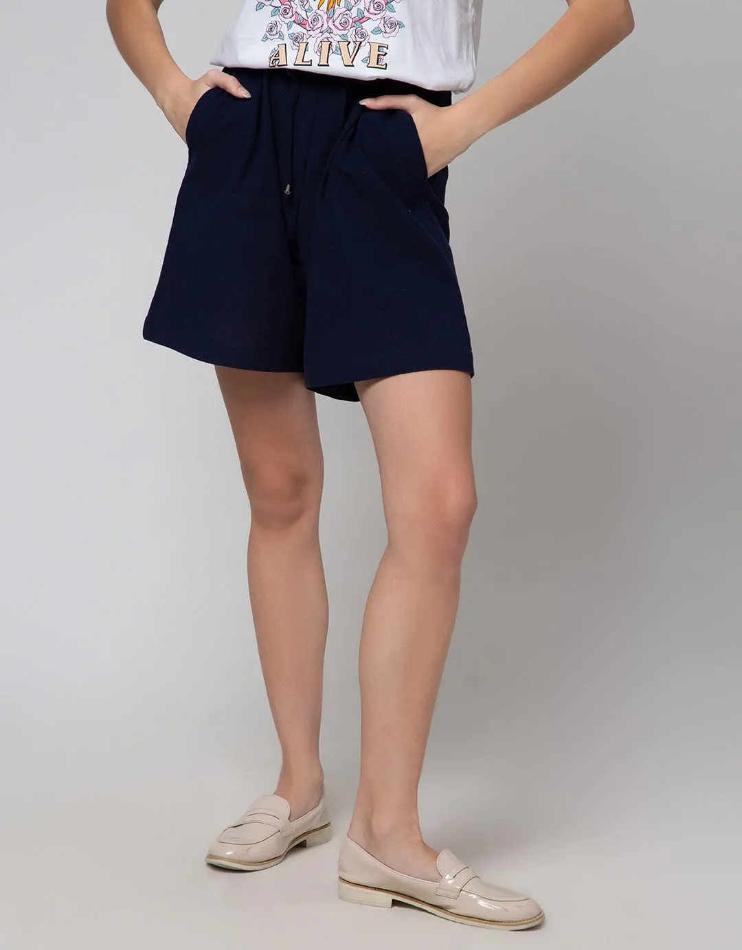Details Short Pants Reguler Fit With Waist String