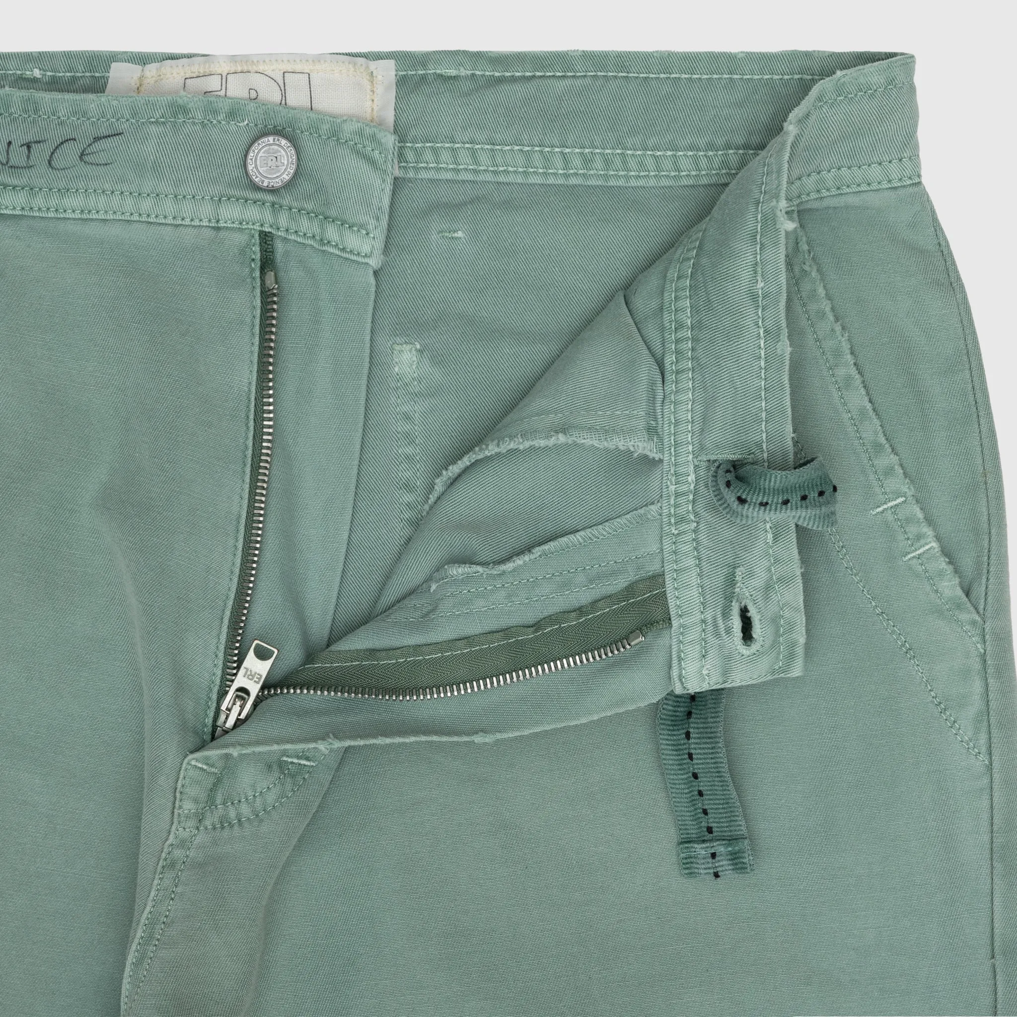 DISTRESSED CHINO