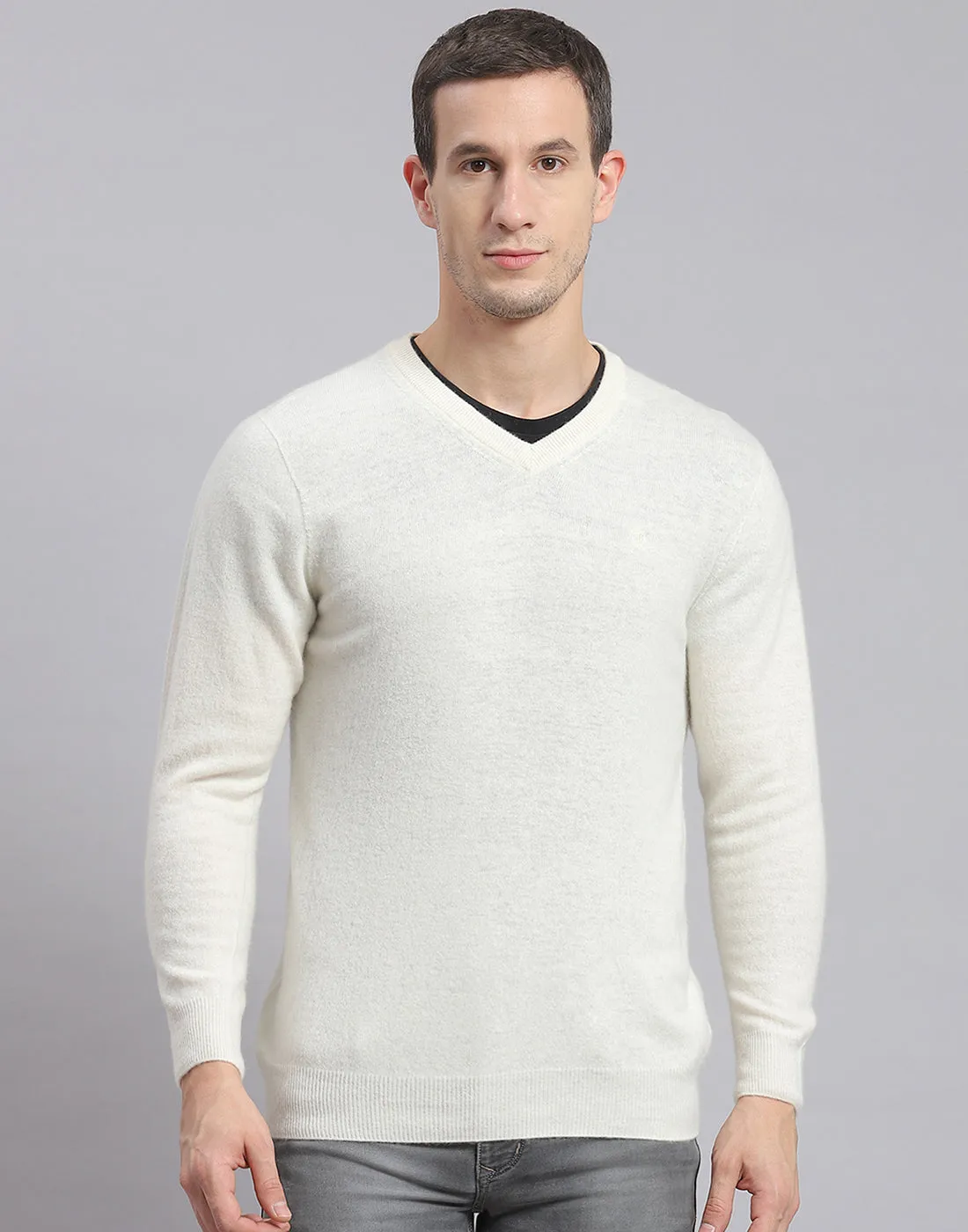Men White Solid V Neck Full Sleeve Sweater
