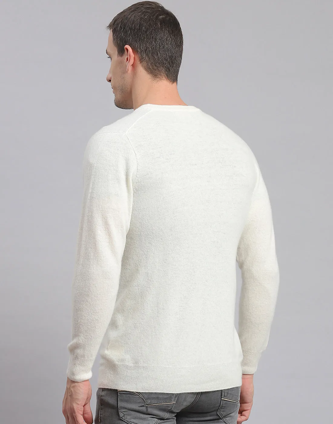 Men White Solid V Neck Full Sleeve Sweater