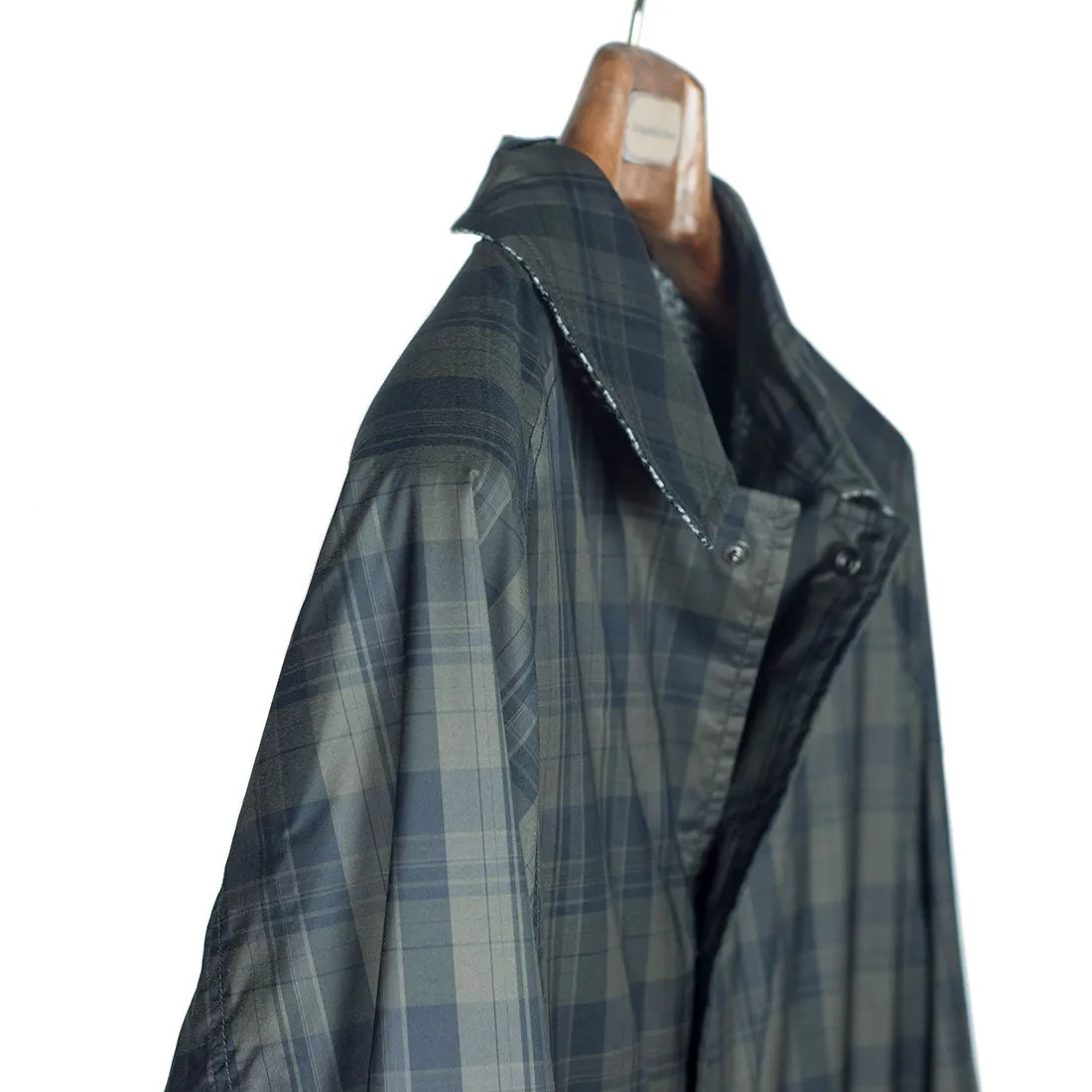 Stadium coat in brown plaid polyester with houndstooth wool lining