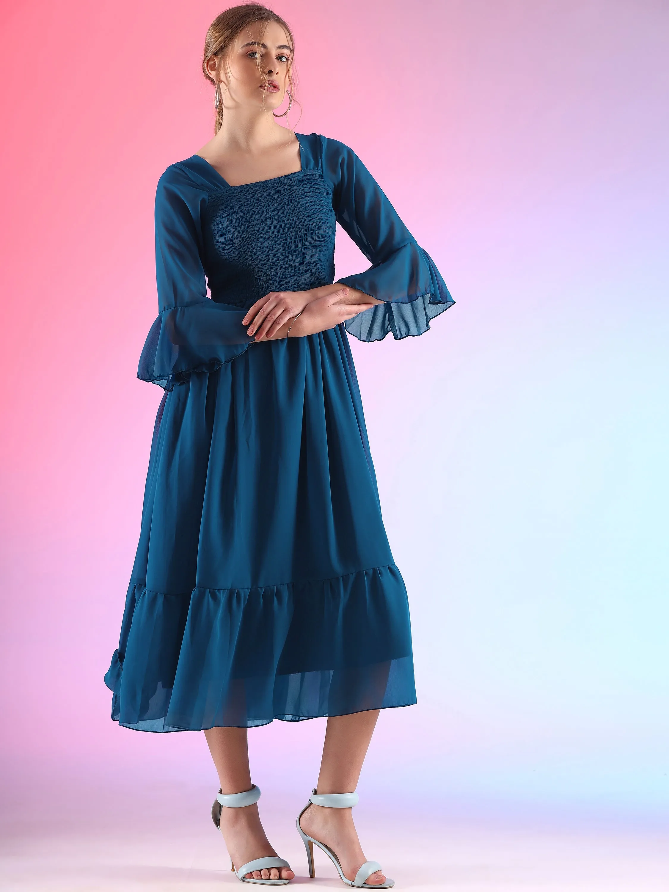Women Solid Georgette Smoking A-line Midi Dress